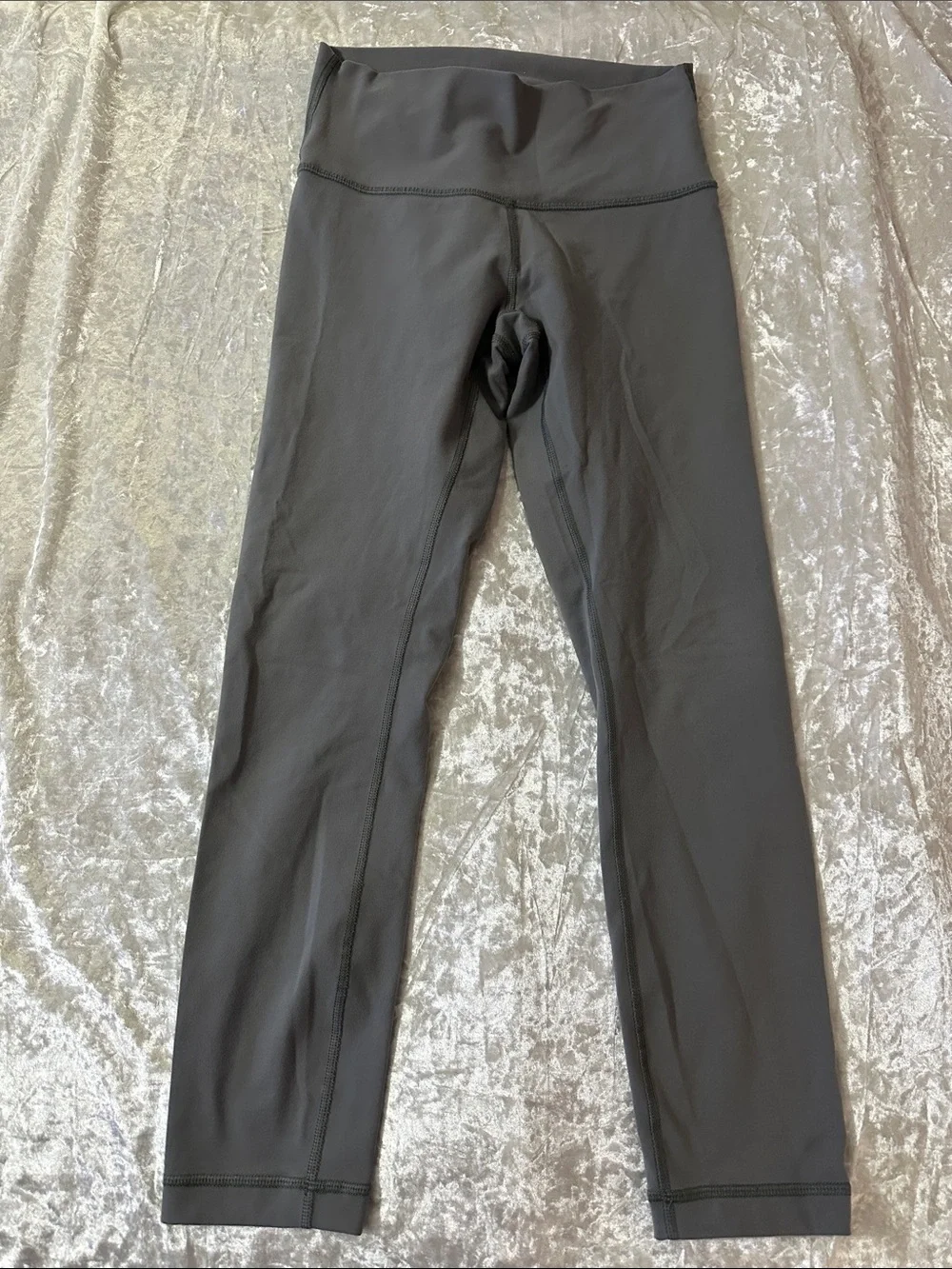 Lululemon basic gray leggings size 6